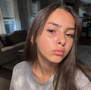 Meet your Posher, Liana